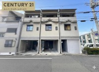 長岡京市、向日市、大山崎町を専門　ユニバーサルホームサービス ２０２５年１１月リフォーム完成！
全居室６帖以上＆収納スペース付き！
ワンボックスカー駐車可能！ゆとりのある駐車スペース！
