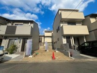 阪急とＪＲの駅近２ＷＡＹアクセスの好立地！
南向きで陽当たり良好！閑静な住宅地の整形地！前面道路ゆったり６ｍ！
周辺施設が徒歩圏内で生活に便利♪