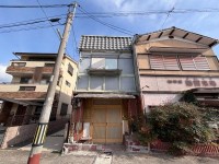 長岡京市、向日市、大山崎町を専門　ユニバーサルホームサービス 建築条件無し売り土地☆お好きなハウスメーカー・工務店で建築可能！ 
阪急『長岡天神駅』まで徒歩９分と通勤・通学に便利♪
北側が通路の為、開放感あり！通風良好！