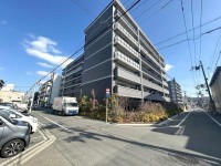 長岡京市、向日市、大山崎町を専門　ユニバーサルホームサービス 令和３年建築の築浅物件！投資収益もご相談可能！
地下鉄「十条」駅から徒歩５分！通勤にも便利な立地です！
周辺徒歩圏内に生活関連施設充実！