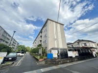 長岡京市、向日市、大山崎町を専門　ユニバーサルホームサービス 阪急とＪＲの２ＷＡＹアクセスが可能！
周辺施設が徒歩圏内に充実！
南向きバルコニーにつき日当たり良好！