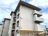 長岡京市、向日市、大山崎町を専門　ユニバーサルホームサービス 阪急「西山天王山」駅まで徒歩８分！
２０２３年７月室内全面リノベーション済！
南側Ｌ型バルコニーの為、採光通風大変良好！
２ＬＤＫの工夫たっぷり使い勝手の良い間取り♪