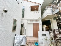 長岡京市、向日市、大山崎町を専門　ユニバーサルホームサービス ☆太陽光パネル付き☆
長岡第五小学校エリア！小学校まで徒歩９分の為、お子様の通学も安心です♪
築浅の戸建！こだわりが詰まった住宅！納戸もあり収納充実！