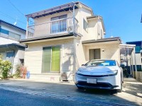 長岡京市、向日市、大山崎町を専門　ユニバーサルホームサービス 駐車２台可能な４ＬＤＫ！
陽当たり良好な整形地！室内大変丁寧にご使用されております！
阪急『西向日駅』まで徒歩１１分と通勤・通学に便利！