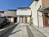 長岡京市、向日市、大山崎町を専門　ユニバーサルホームサービス 阪急「長岡天神」駅まで徒歩１２分！
２０１９年４月築！築浅４ＬＤＫ！
太陽光パネル＆蓄電池付で光熱費を抑えられる！