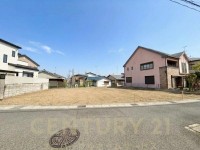 長岡京市、向日市、大山崎町を専門　ユニバーサルホームサービス 建築条件無し！お好きなハウスメーカー・工務店で建築可能♪
阪急『西向日駅』まで徒歩１３分と通勤・通学に便利な立地！
更地渡し！土地面積約８０坪！