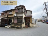 長岡京市、向日市、大山崎町を専門　ユニバーサルホームサービス 建築条件無し土地！お好きなハウスメーカー・工務店で建築可能！
角地につき陽当たり・通風良好！更地渡し！
小学校まで徒歩圏内！お子様の通学も安心です！