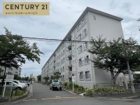 長岡京市、向日市、大山崎町を専門　ユニバーサルホームサービス 阪急「長岡天神」駅まで徒歩9分と通勤・通学に便利な立地！
角部屋＆南面バルコニーにつき日当たり良好♪ 
周辺施設も充実しており生活に便利な立地です！