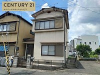 リフォーム歴有！全居室６帖以上！
室内大変キレイにお使いです♪
北側角地のため日当たり・通風良好！