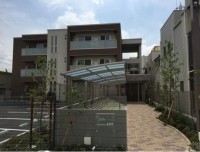 ２０１６年積水ハウス施工物件！
３階建ての３階部分！収納充実のウォークインクローゼット付き！
徒歩圏内に生活施設が充実している為、便利な立地！